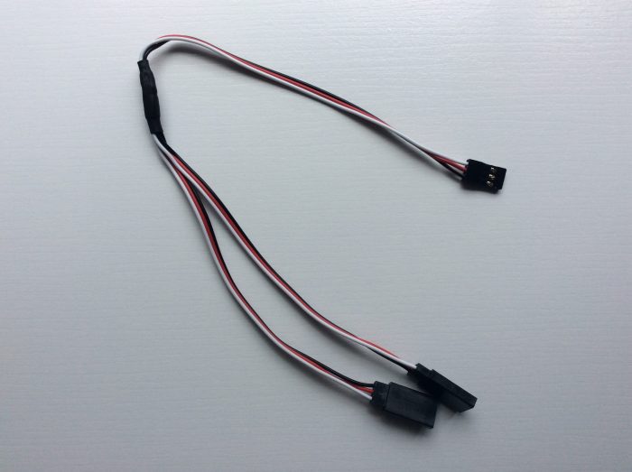 servoy1.jpg Extensión Cable Servo en Y 20 cm