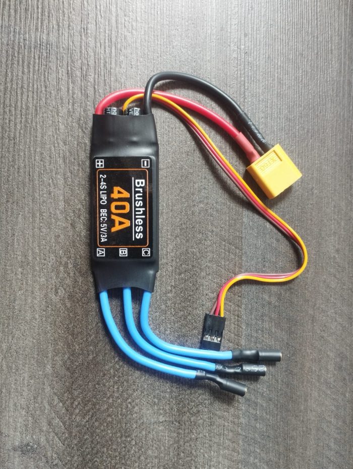 Esc 40 Amp 4S con XT60 y Conectores 3.5mm Esc-40-Amp-4S-con-XT60-y-Conectores-3.5mm